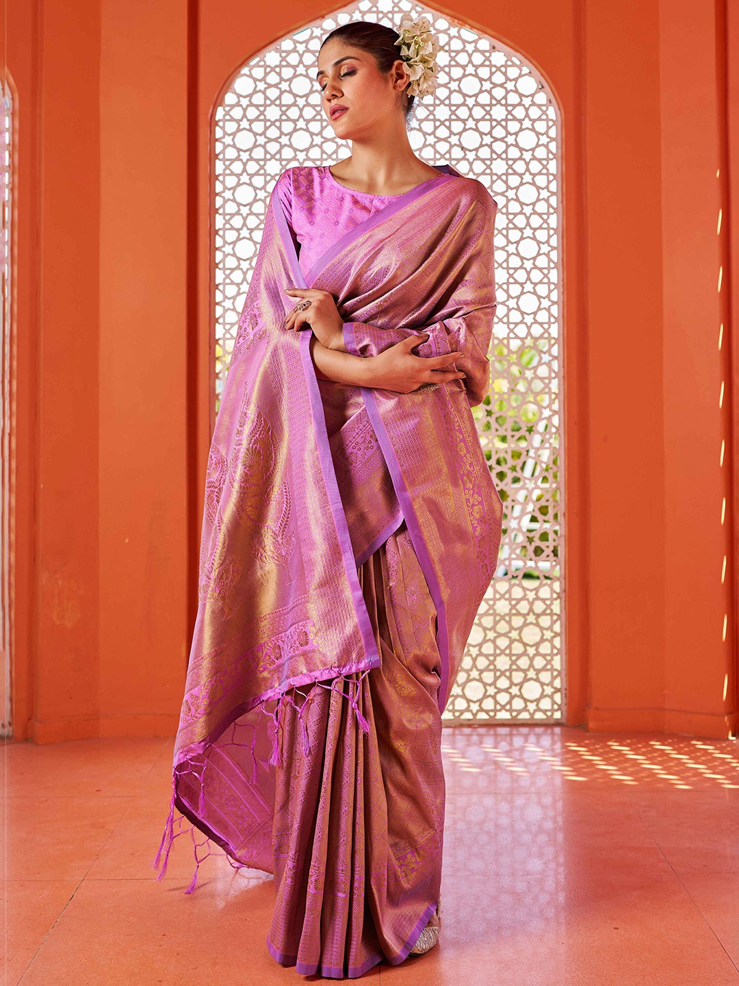 

SWORNOF Ethnic Motifs Woven Design Zari Saree, Lavender