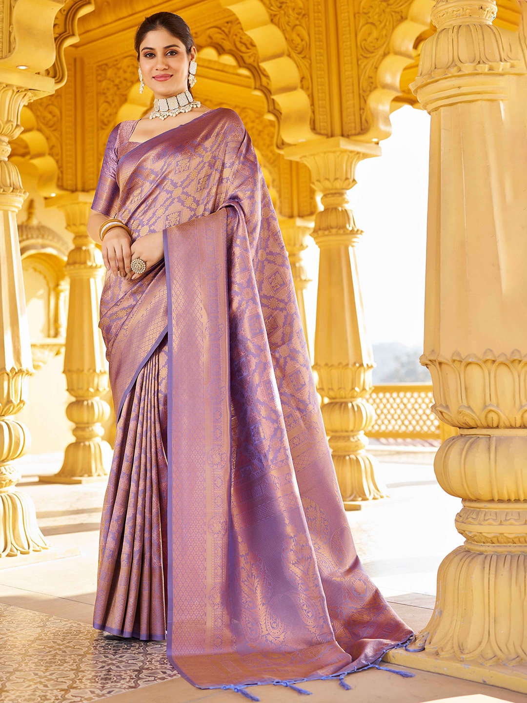 

SWORNOF Ethnic Motifs Woven Design Zari Saree, Purple