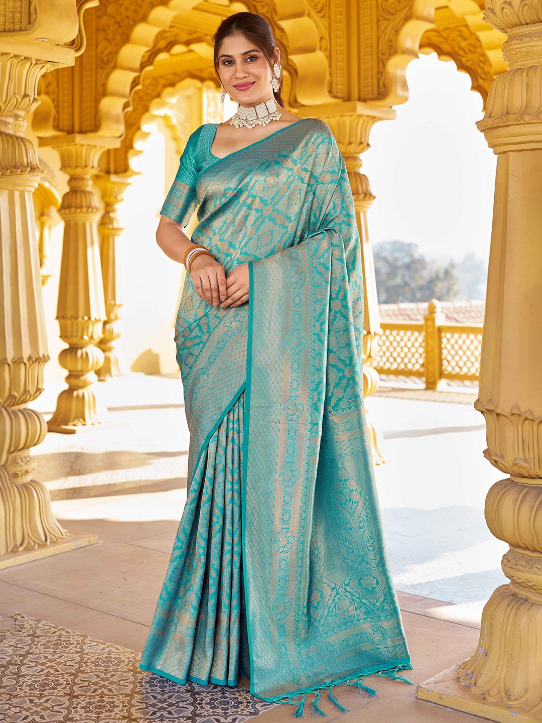 

SWORNOF Ethnic Motifs Woven Design Zari Saree, Blue