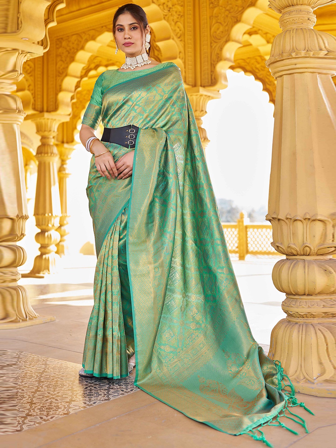 

SWORNOF Ethnic Motifs Woven Design Zari Saree, Green