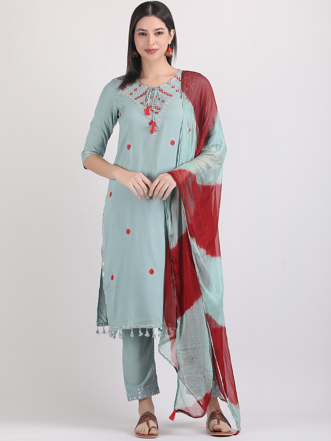 

MANKSH Ethnic Motifs Embroidered Regular Thread Work Kurta With Trousers & Dupatta, Grey