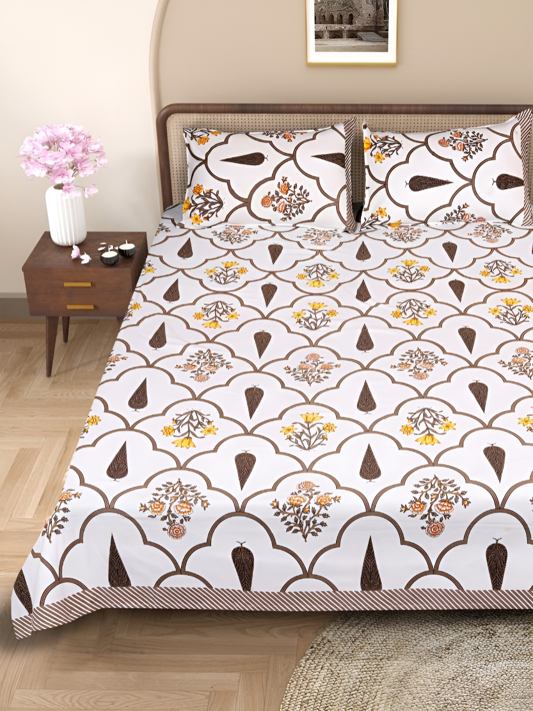 

ROMEE Brown & White Printed 220 TC Pure Cotton King Bedsheet with 2 Pillow Covers