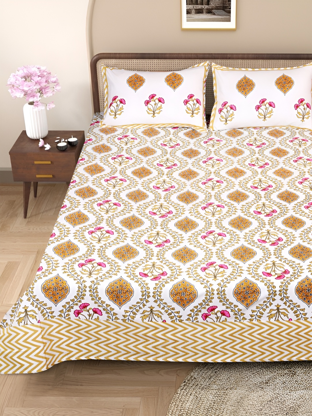 

ROMEE Mustard & Cream Ethnic Print 220 TC Pure Cotton King Bedsheet with 2 Pillow Covers