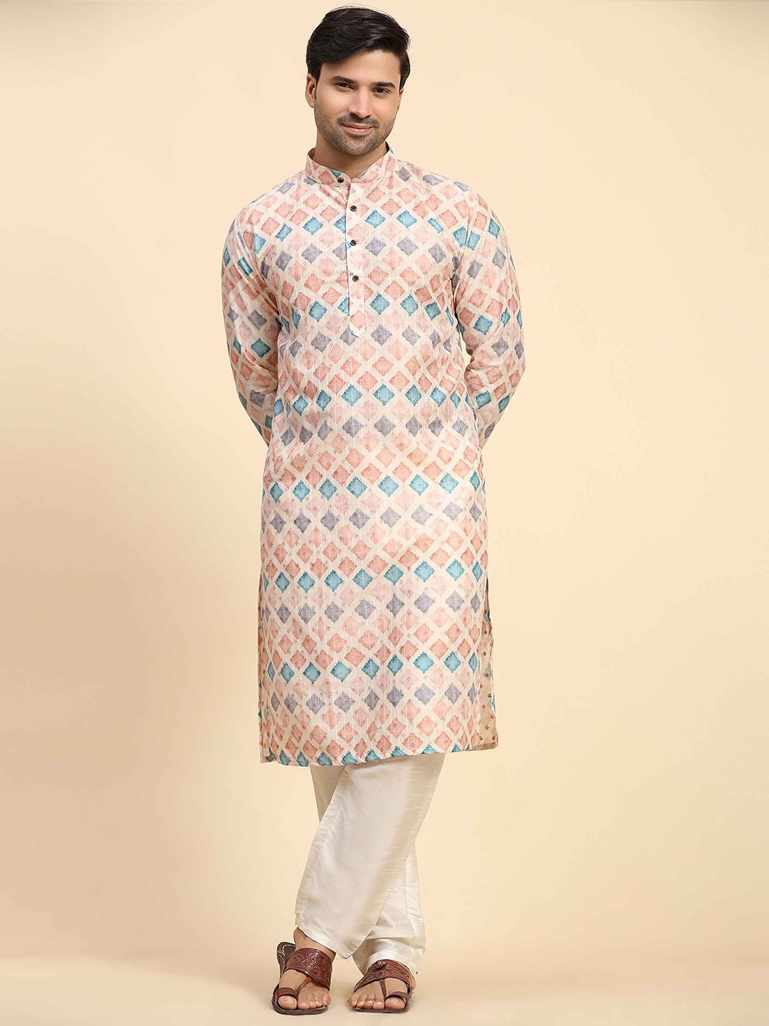 

Koshin Geometric Printed Cotton Silk Mandarin Collar Jacquard Kurta, White