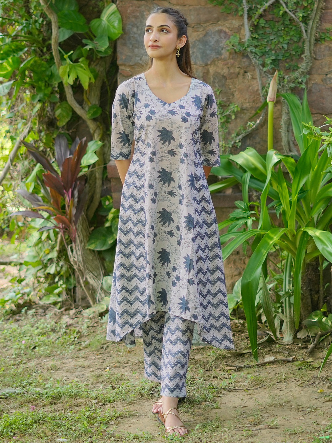 

Libas Women Ethnic Motifs Printed Panelled Pure Cotton Kurta with Palazzos, Grey