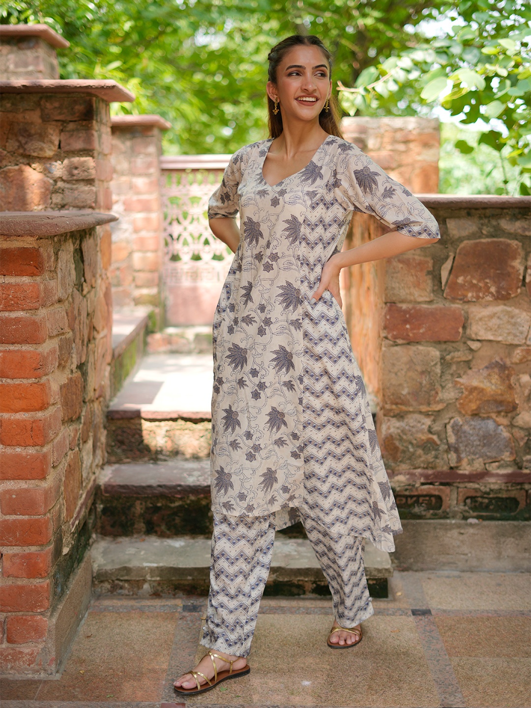 

Libas Floral Printed V-Neck A-Line Pure Cotton Kurta with Trousers, Beige