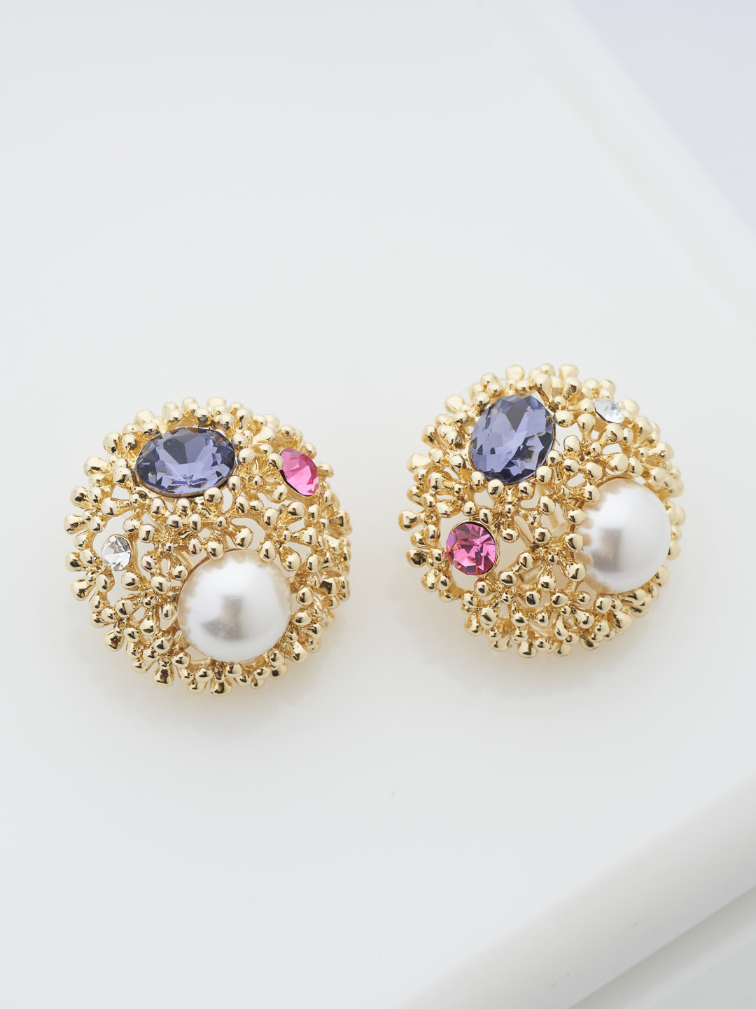 

Blingvine Gold-Plated Beaded Circular Studs Earrings