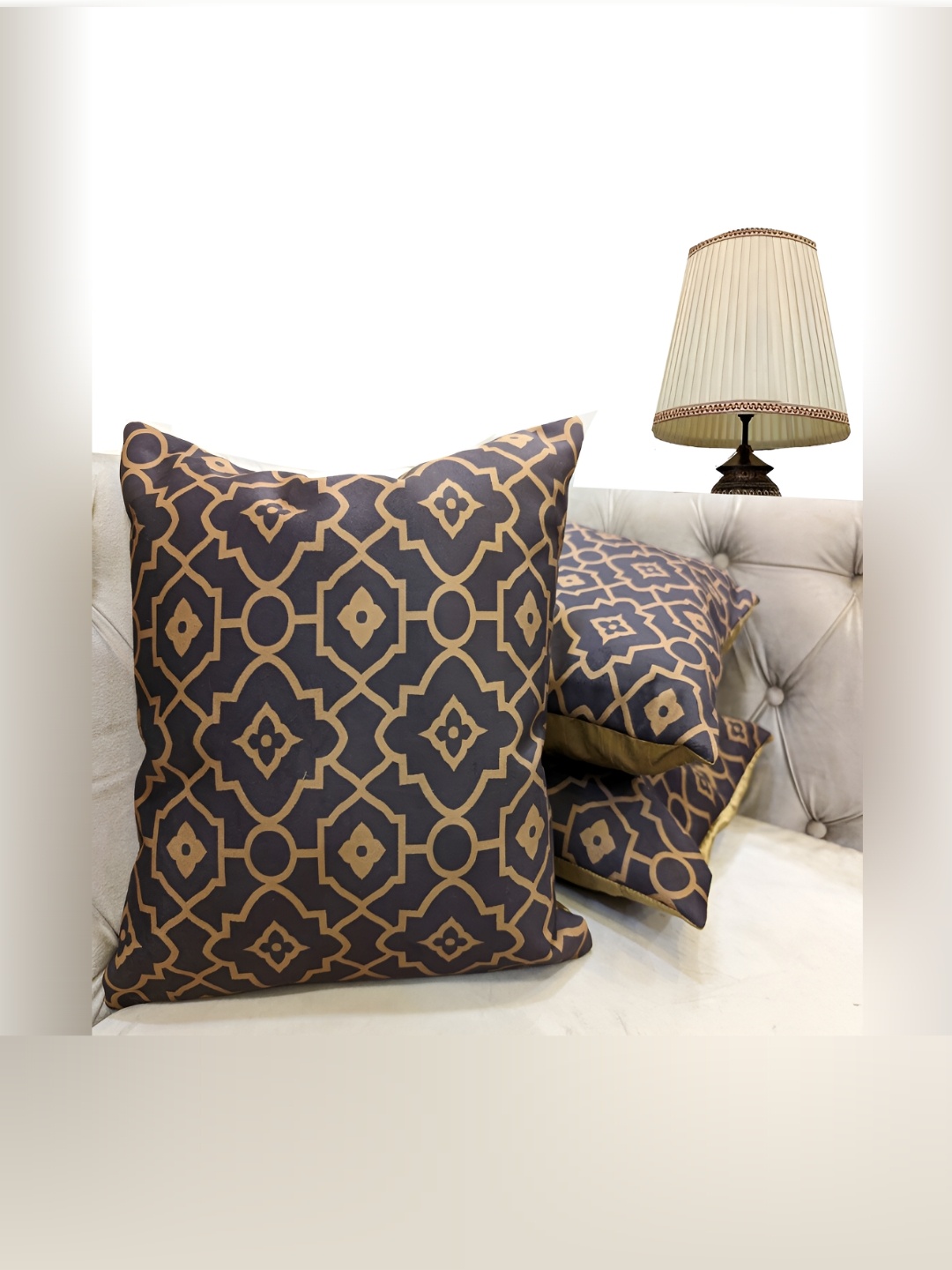 

Good Vibes Brown & Black 3 Pcs Printed Velvet Square Cushion Covers