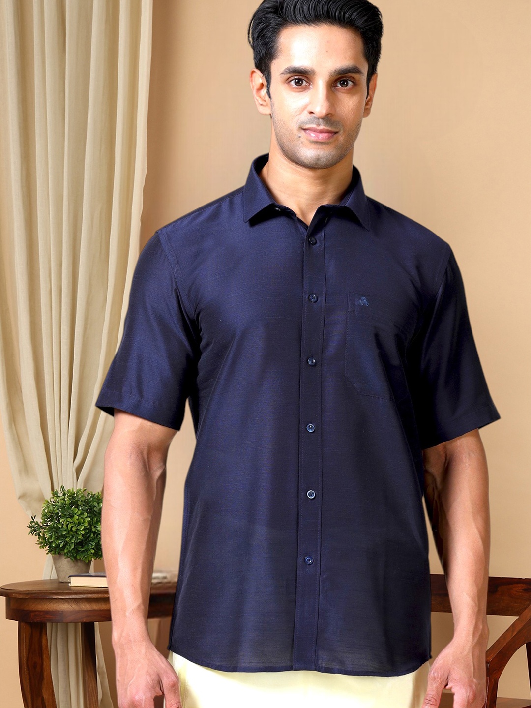 

TATTVA Classic Slim Fit Short Sleeves Ethnic Shirt, Navy blue