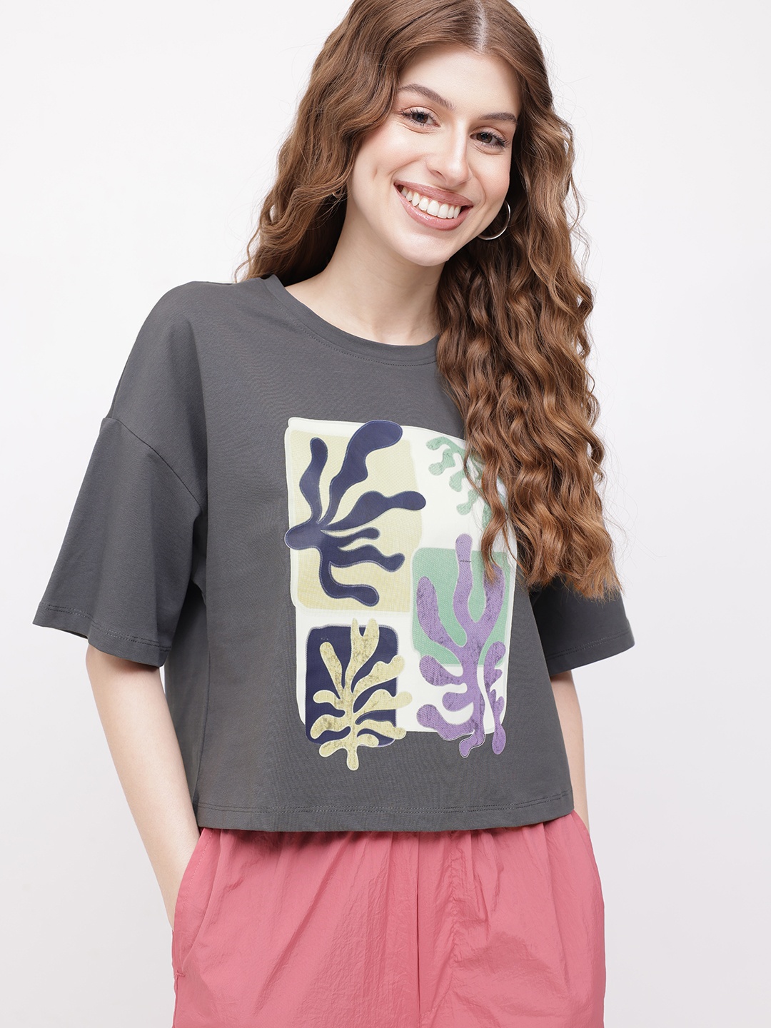 

DressBerry Groovy Graphic Oversize Staples T-shirt, Charcoal