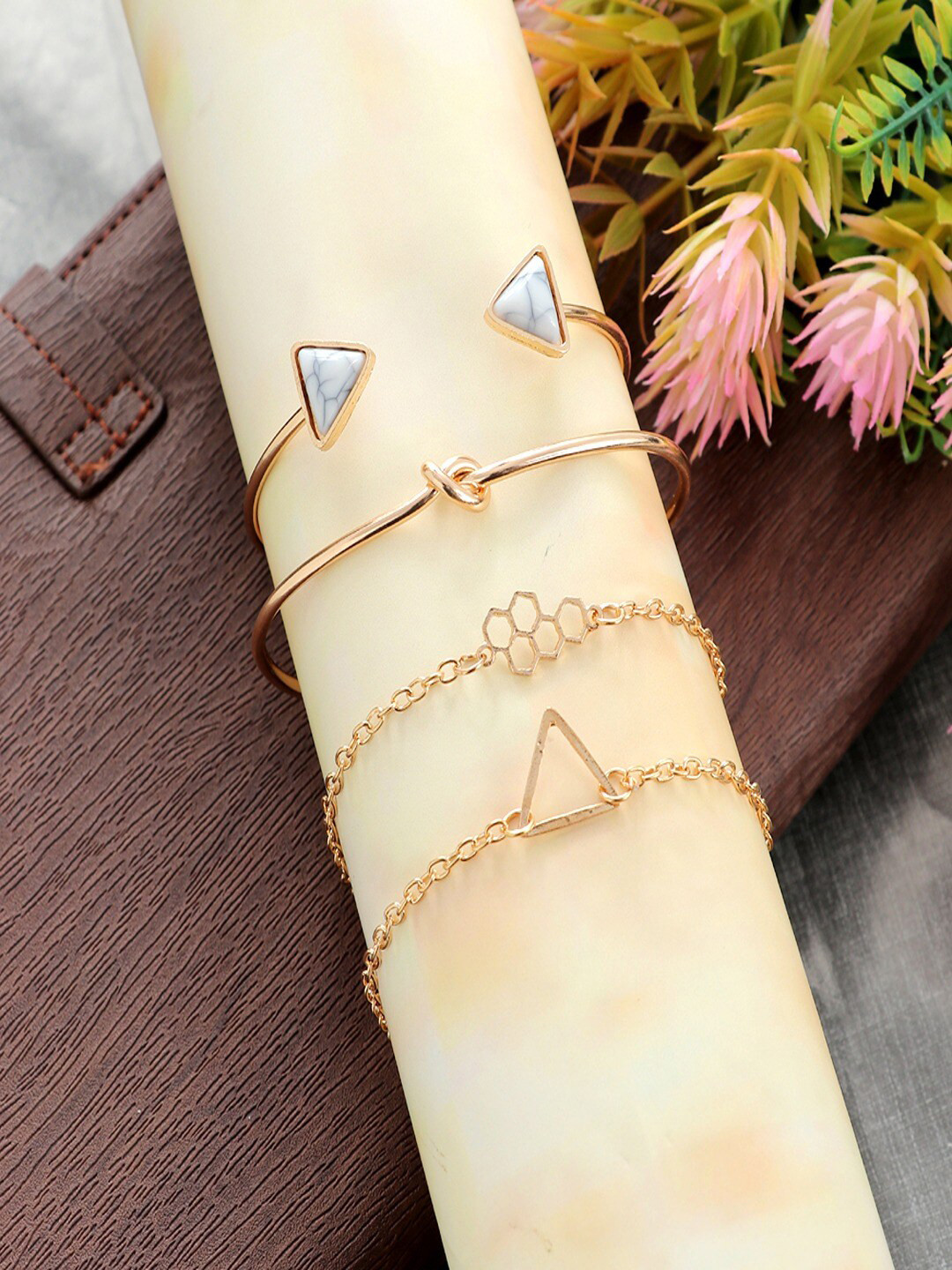 

UNIVERSITY TRENDZ Set Of 4 Gold-Plated Kada Bracelet
