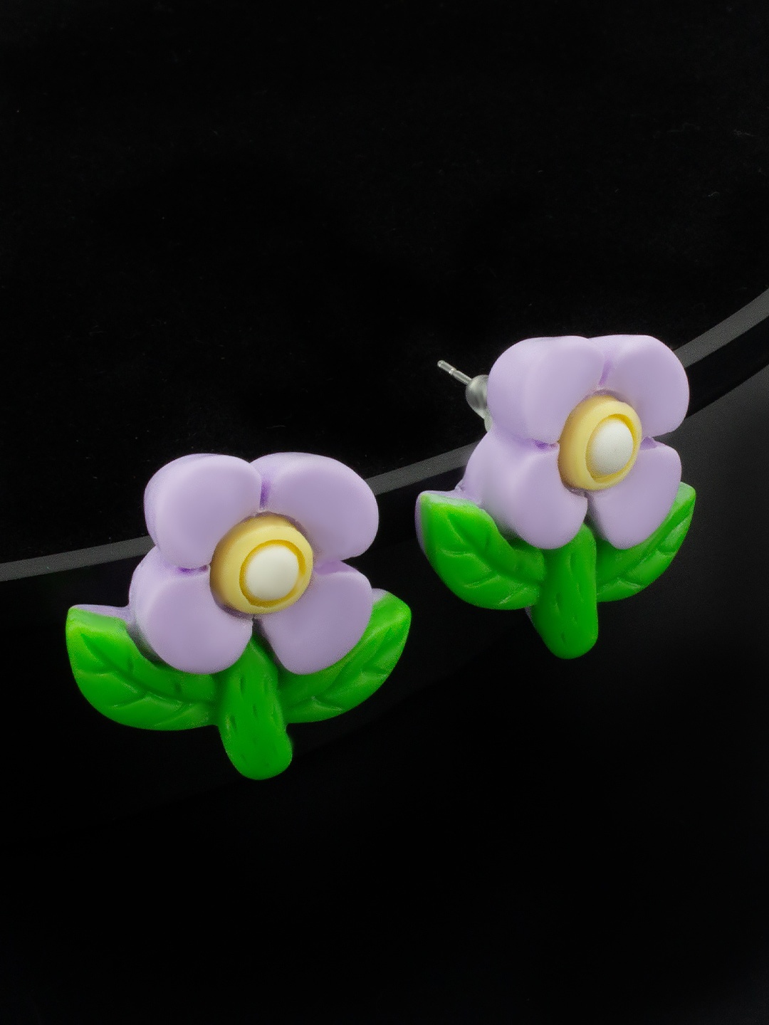 

PRIVIU Metal Floral Studs Earrings, Silver