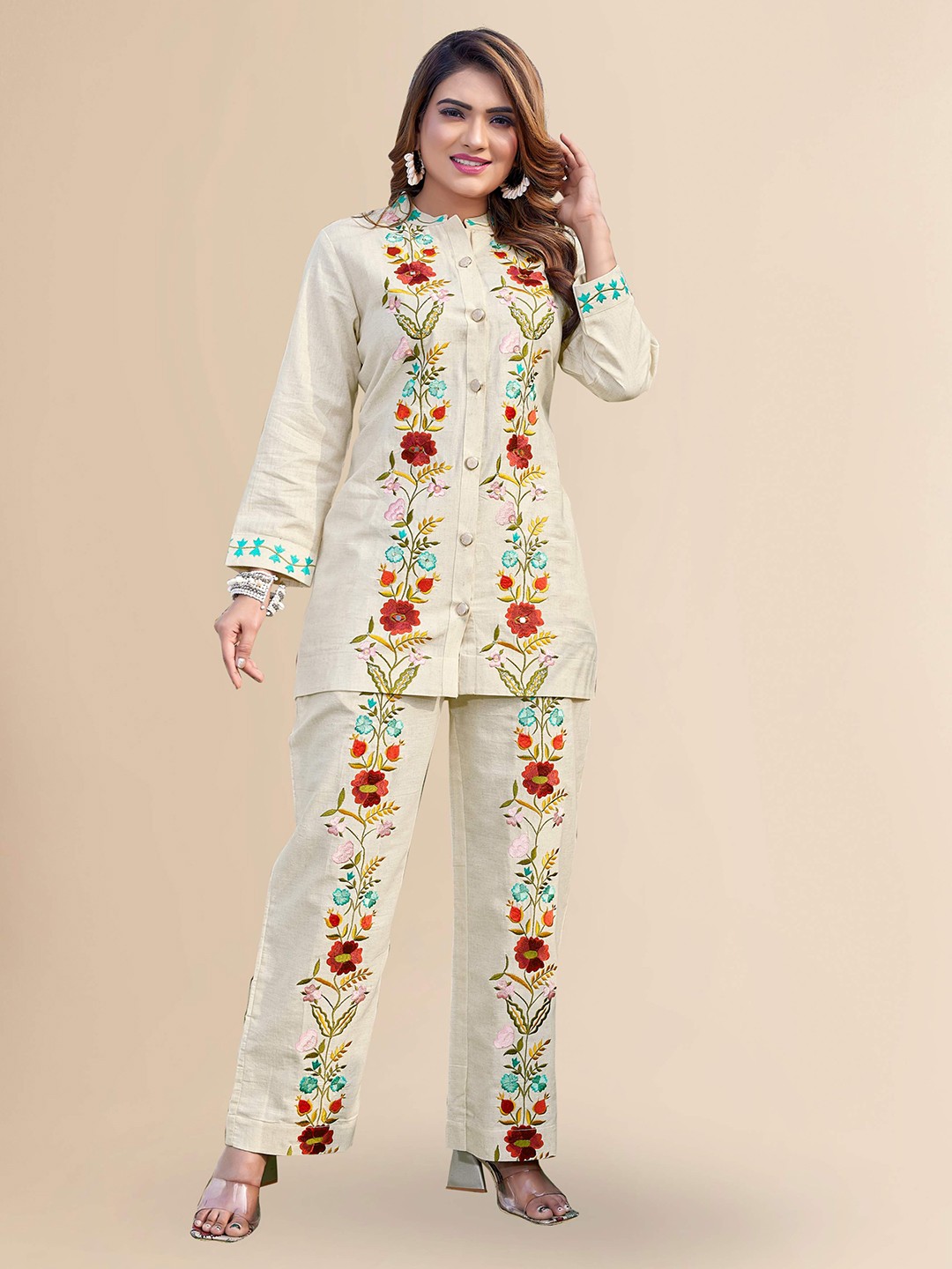 

PYARI - A style for every story Embroidered Linen Tunic With Trousers, Beige