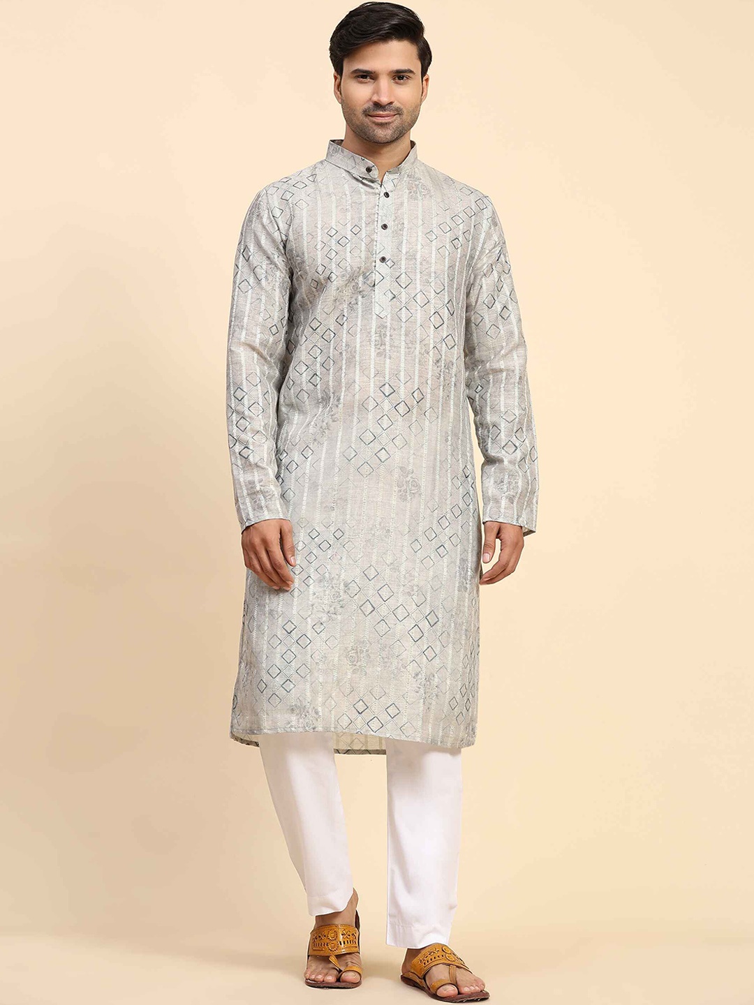 

Cult Indie Geometric Printed Straight Cotton Silk Kurta with Pyjamas, Grey