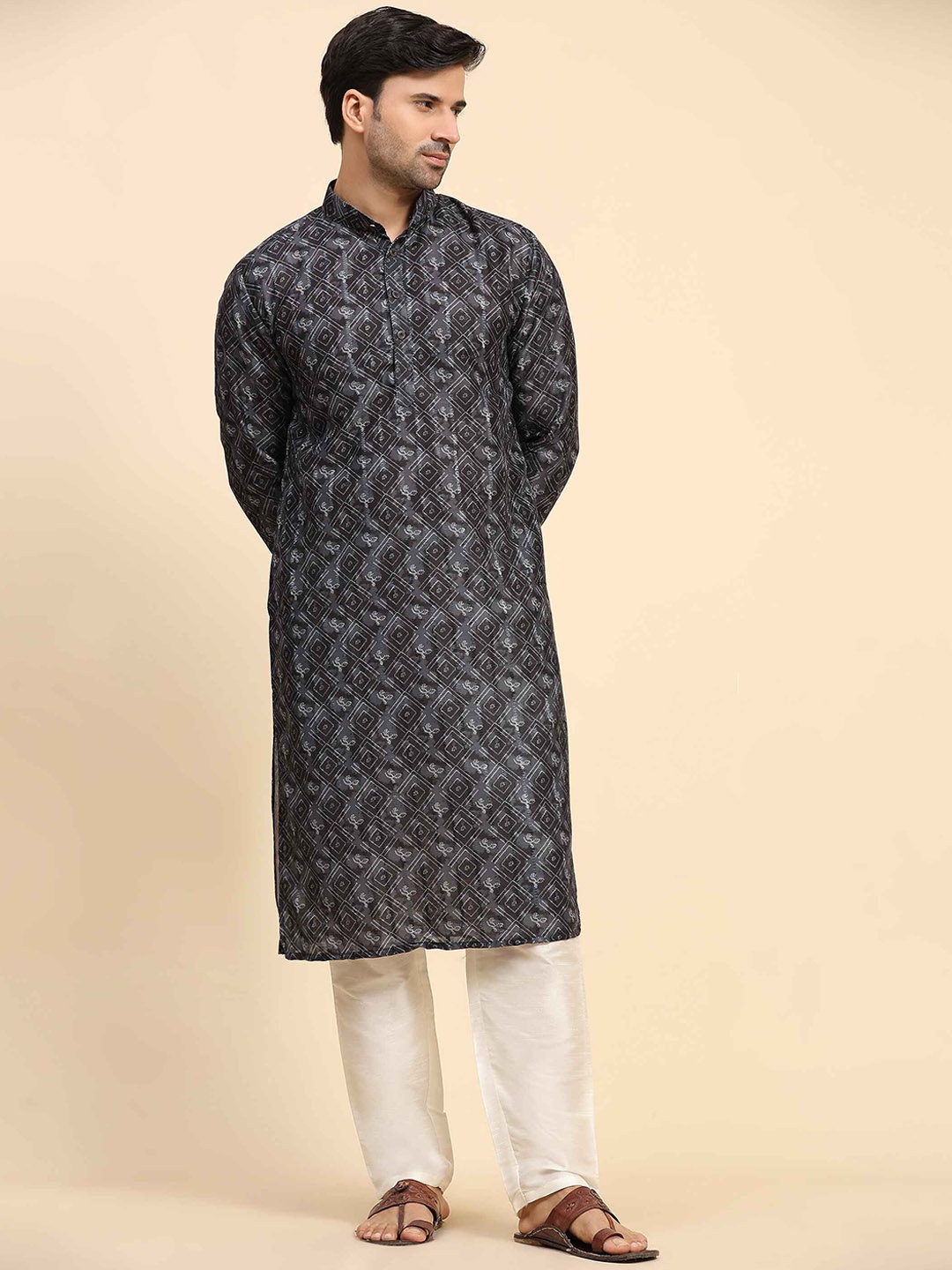

Cult Indie Ethnic Motifs Printed Mandarin Collar Cotton Silk Straight Kurta With Pyjama, Black
