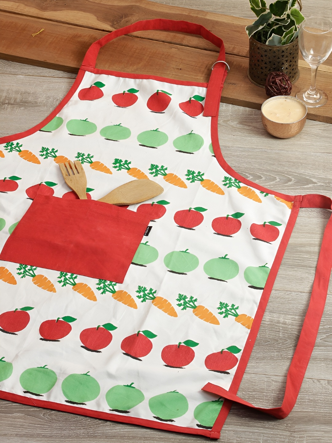 

THE CONVERSION Red & White Printed Cotton Apron