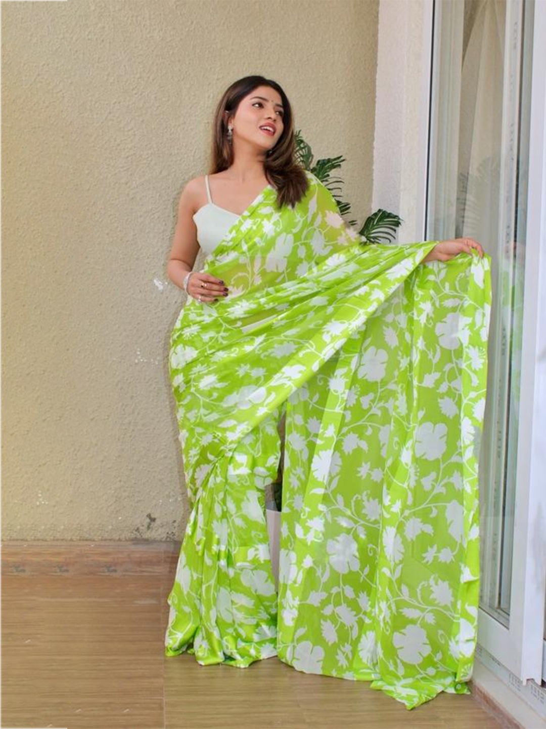 

SANJANA SILK Floral Printed Satin Saree, Green