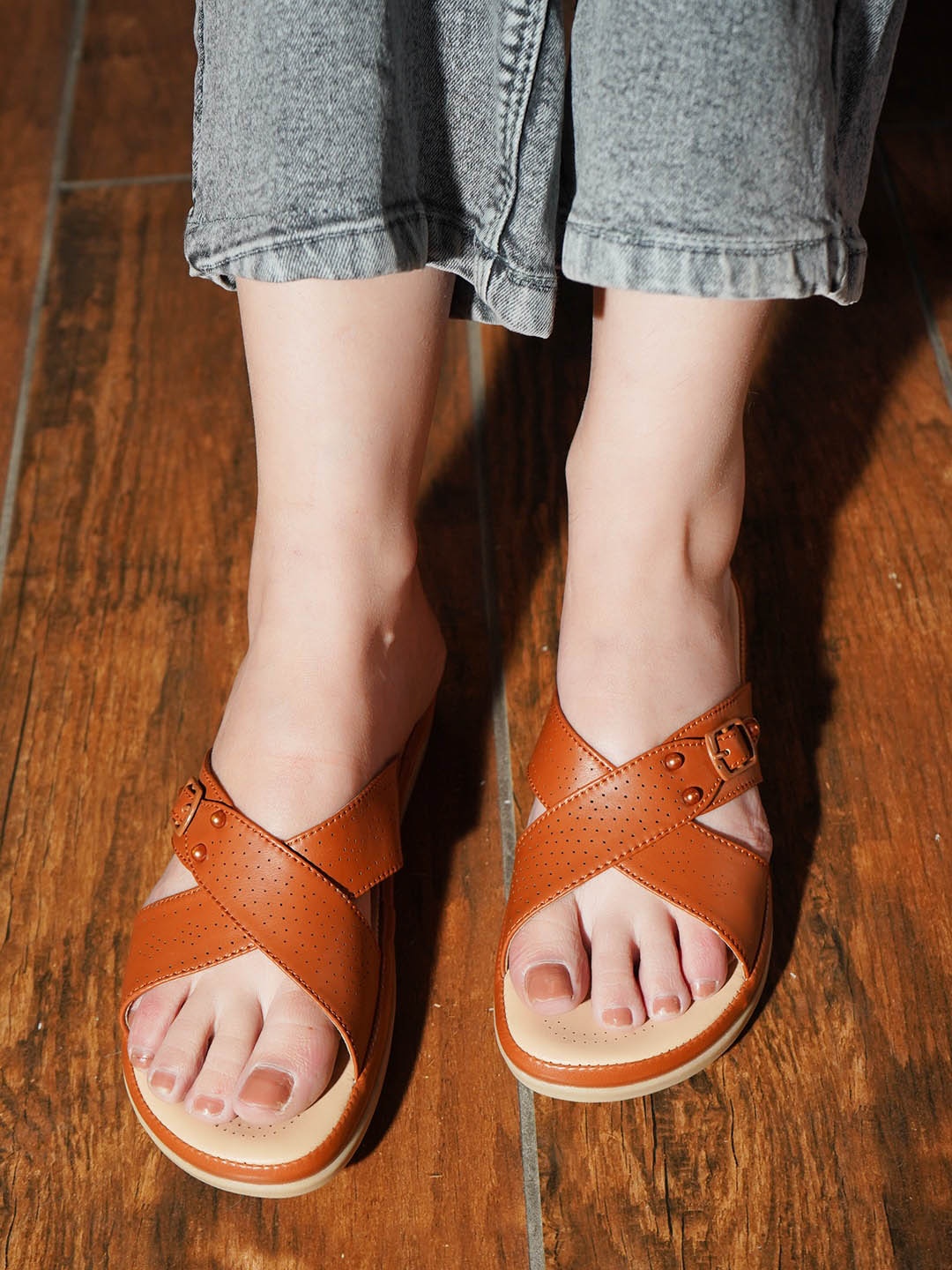 

Rubeezz Textured Open Toe Flats, Tan