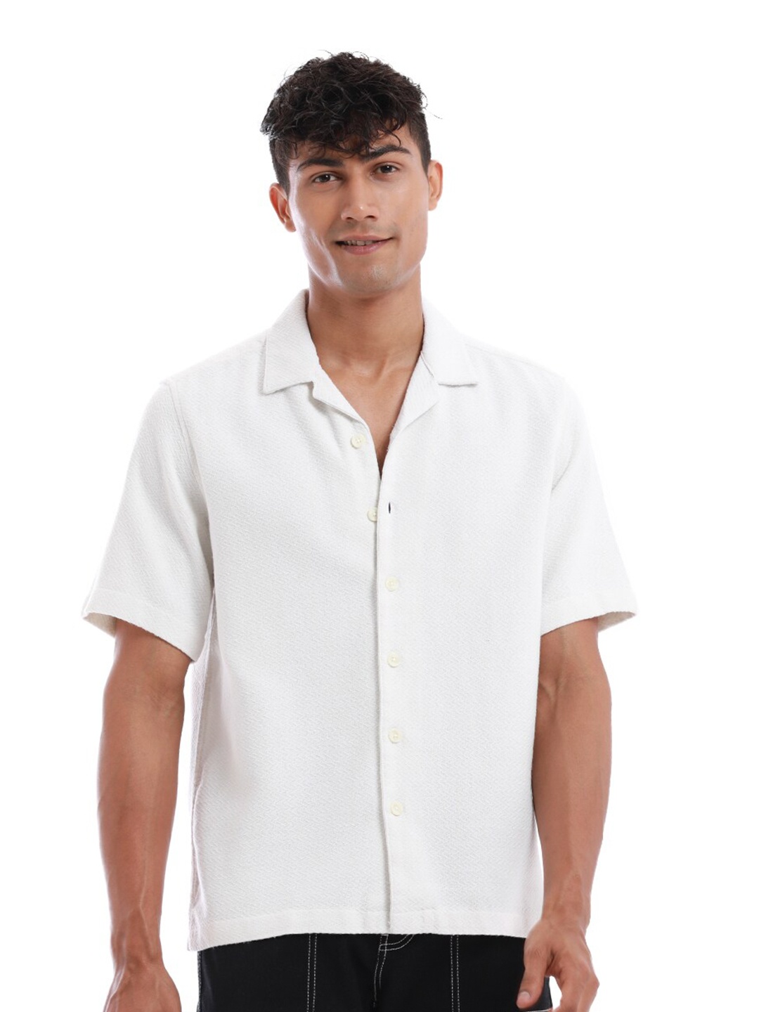 

Banana Club Textured Cuban Collar Short Sleeves Cotton Casual Shirt, White