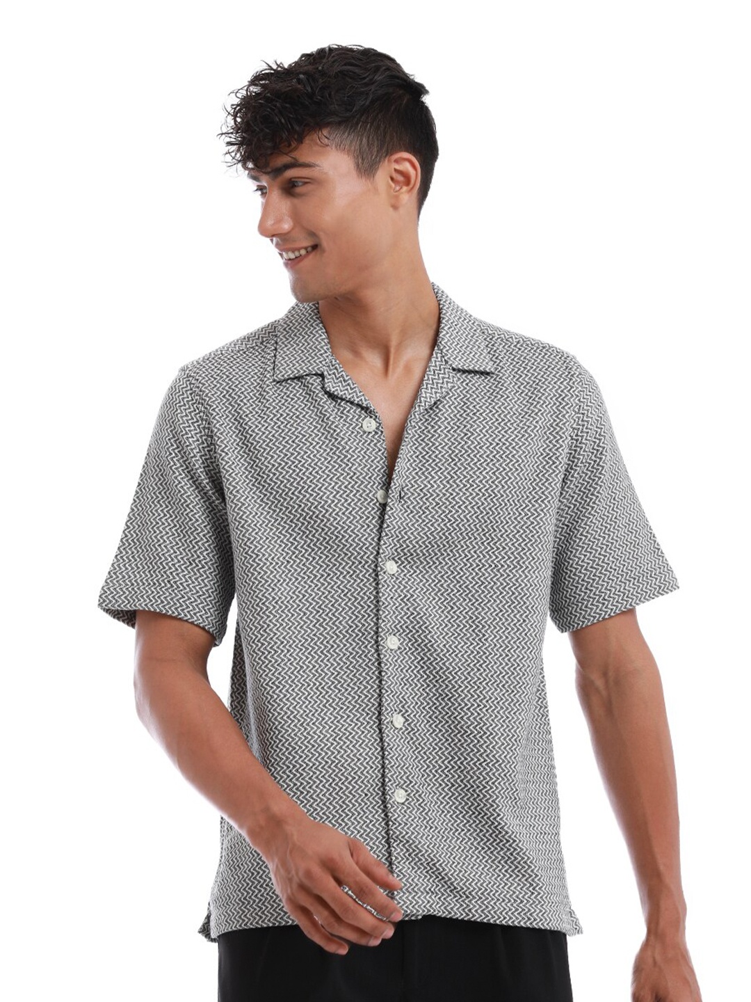 

Banana Club Chevron Printed Spread Collar Cotton Casual Shirt, Grey
