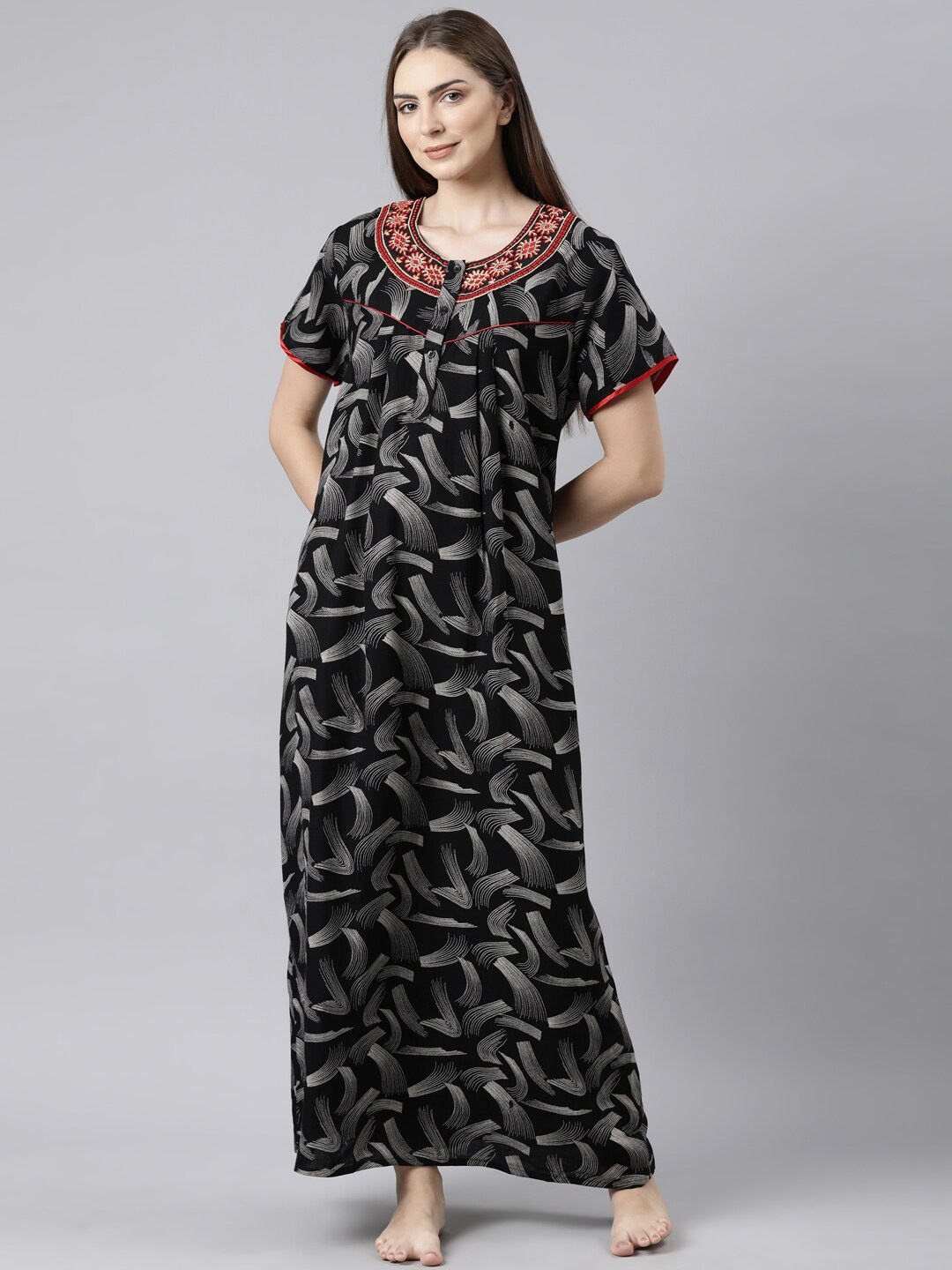 

Bailey sells Abstract Printed Pure Cotton Maxi Nightdress, Black