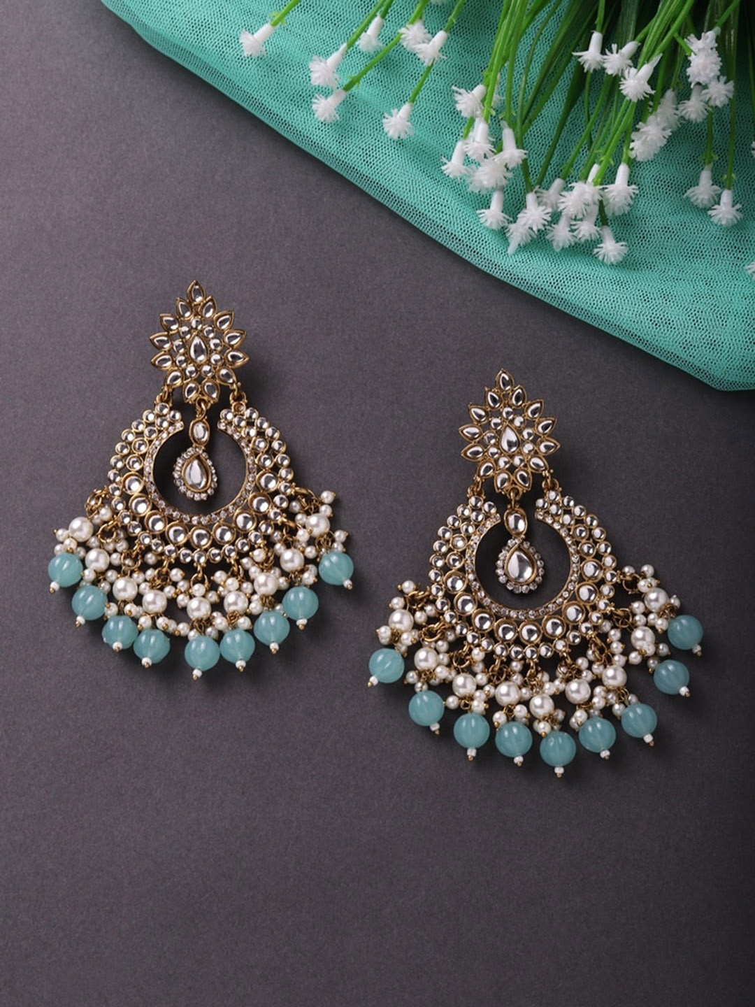 

Cierra Gold Plated Pearl Contemporary Chandbalis