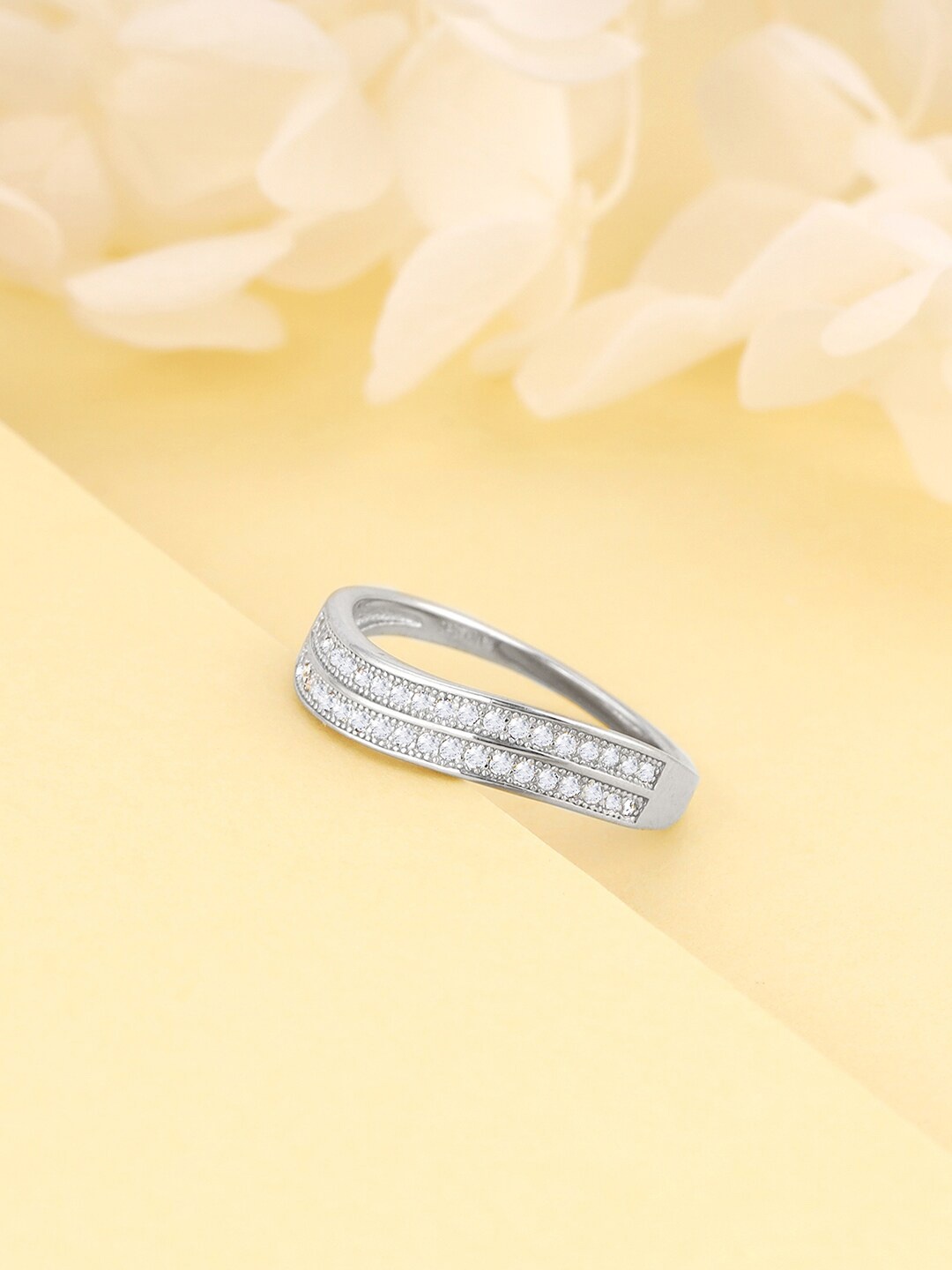 GIVA Rhodium-Plated 925 Sterling Silver Stone Studded Finger Ring