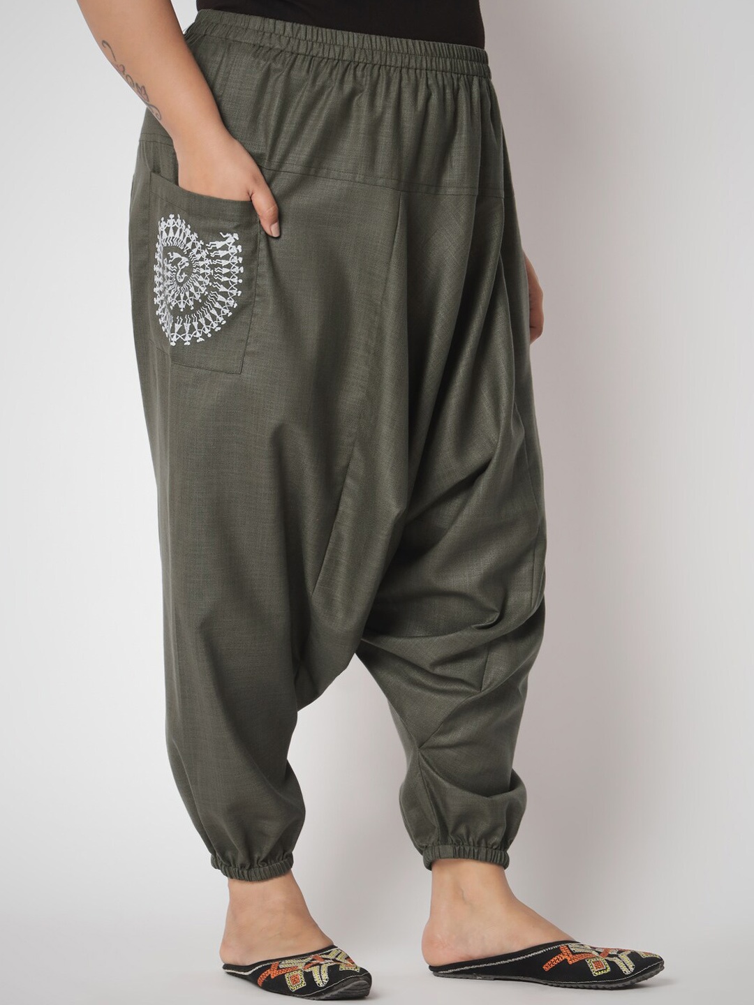 

9rasa Women Plus Size Loose Fit High-Rise Pure Cotton Harem Pant, Olive
