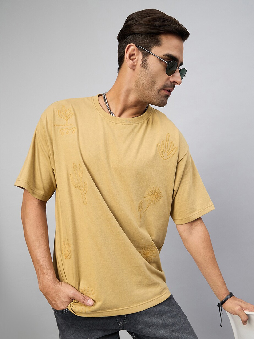 

Club York Floral Embroidered Round Neck T-shirt, Beige
