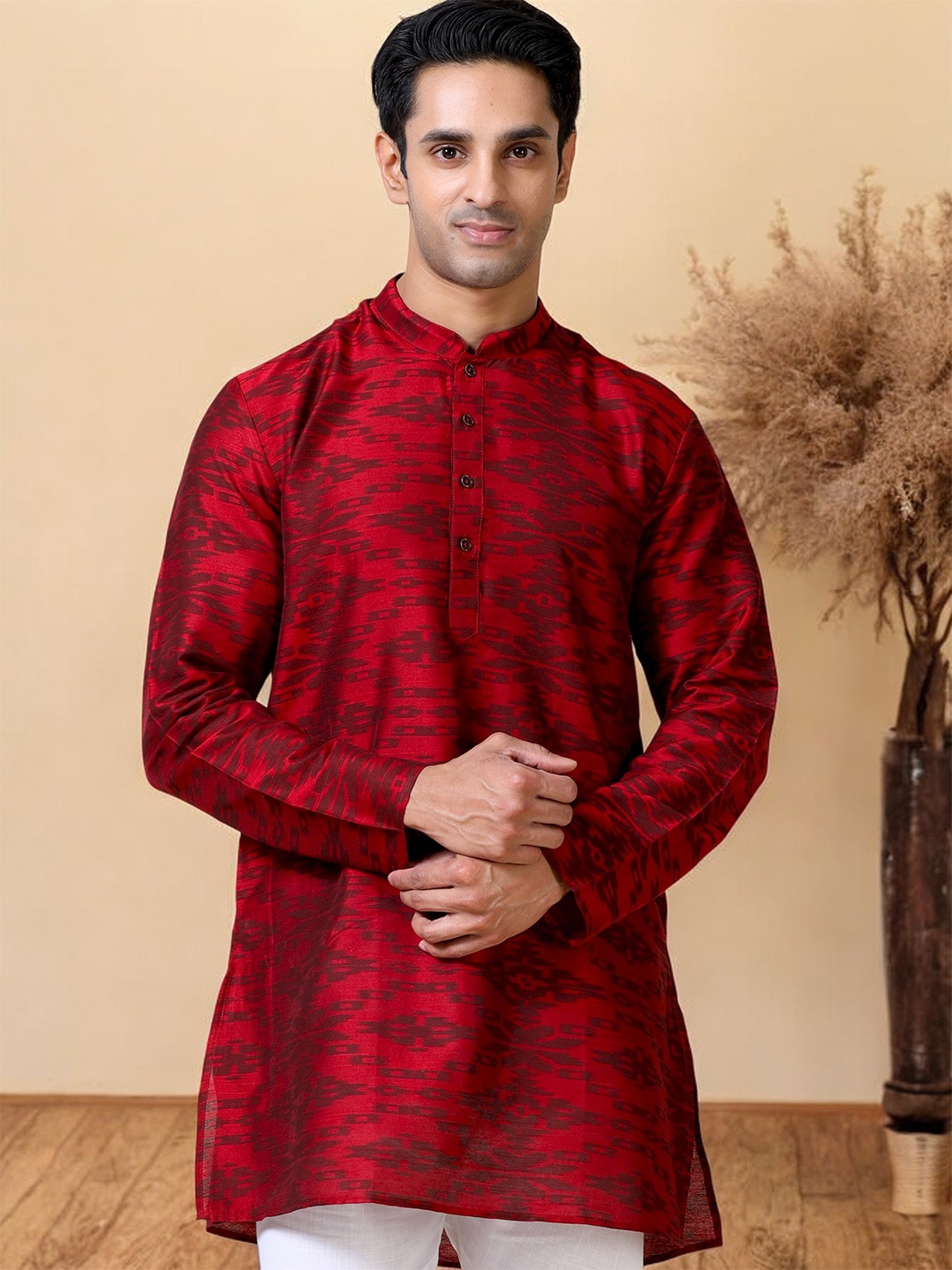 

TATTVA Ethnic Motifs Printed Mandarin Collar Straight Short Kurta, Maroon