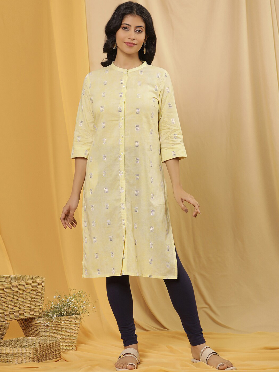 

W Floral Printed Regular Pure Cotton Kurta With Tight, Green