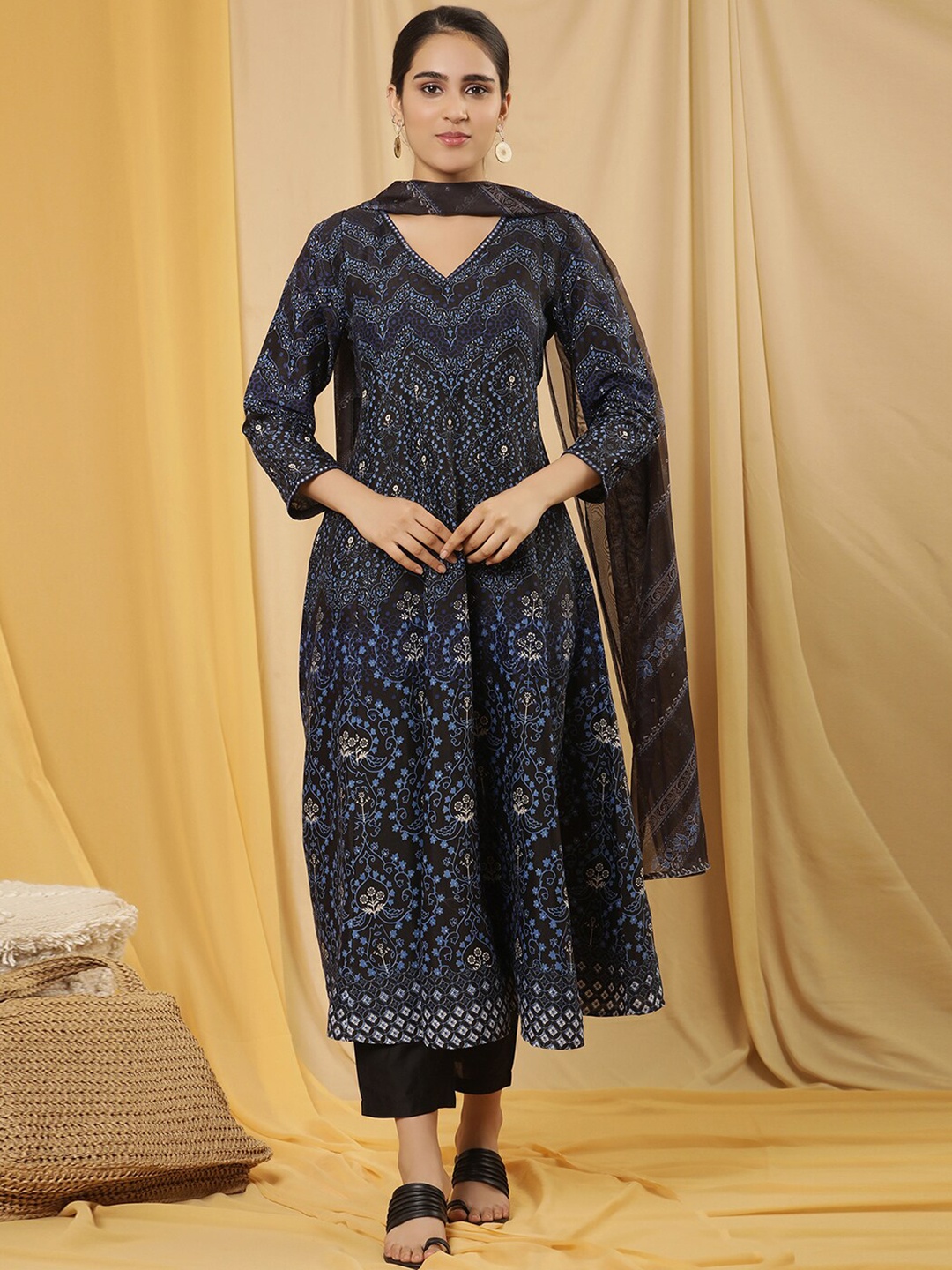 

W Ethnic Motifs Printed Empire Mirror Work Kurta with Trouser & Dupatta, Black