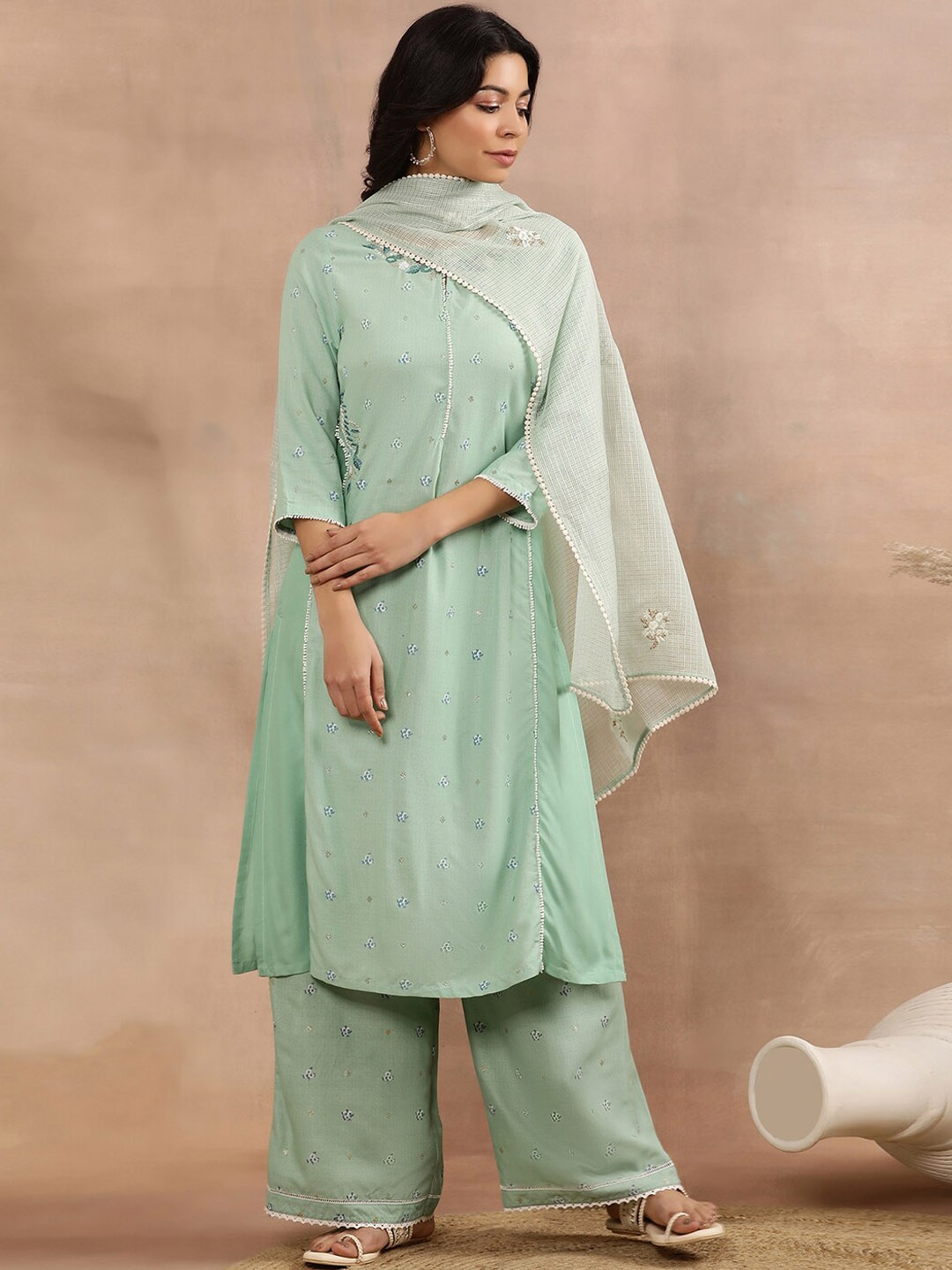 

W Floral Printed Thread Work Keyhole Neck Kurta With Trousers & Dupatta, Green