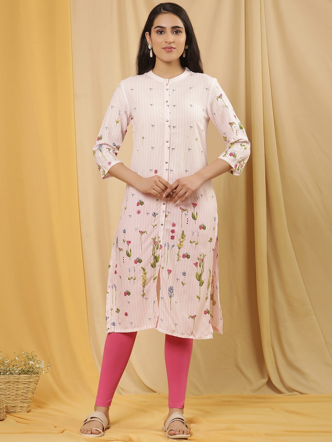 

W Floral Printed Mandarin Collar Straight Kurta With Leggings, Pink