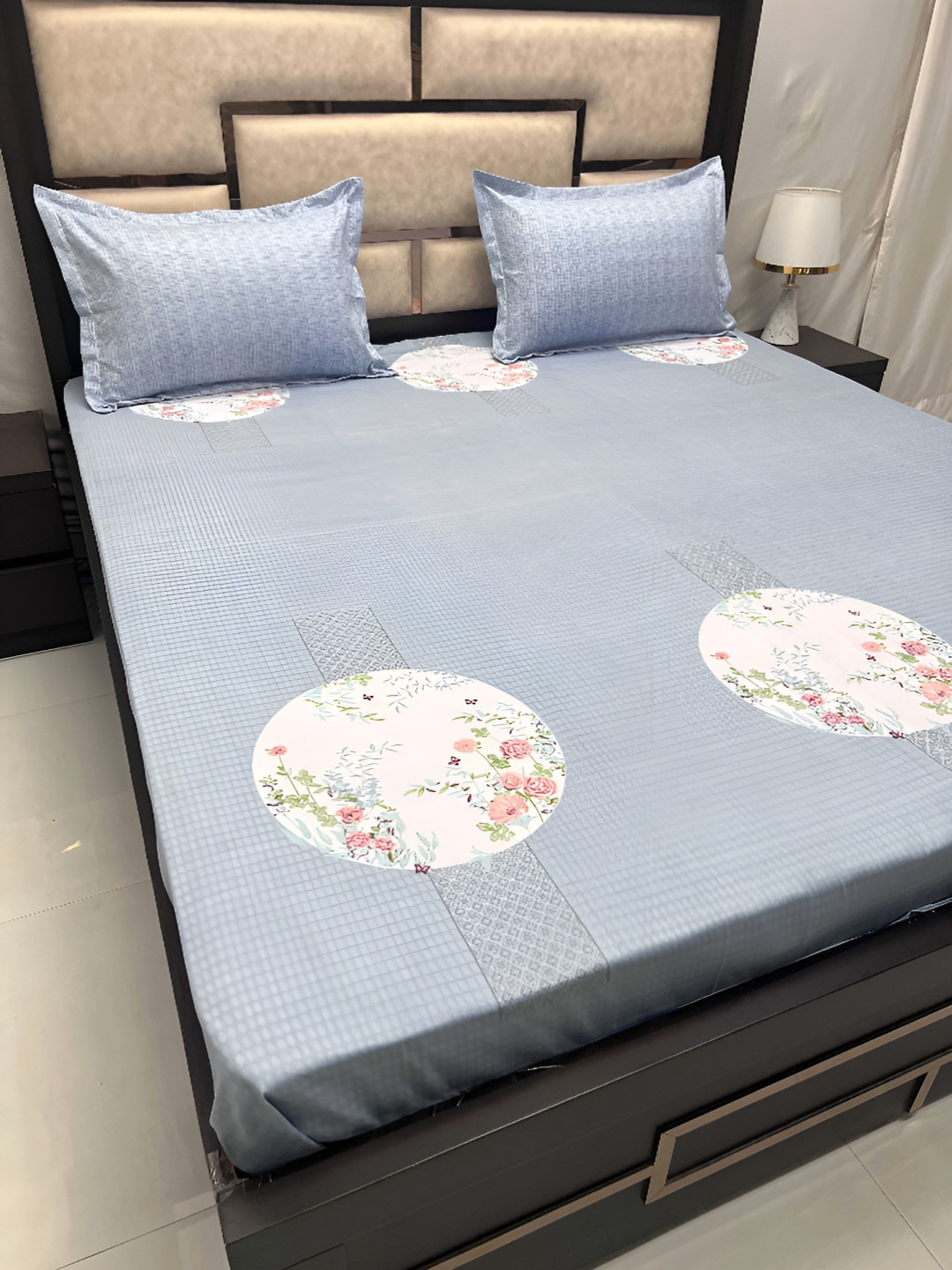 

Pure Decor Blue & White Floral 250 TC King Bedsheet with 2 Pillow Covers