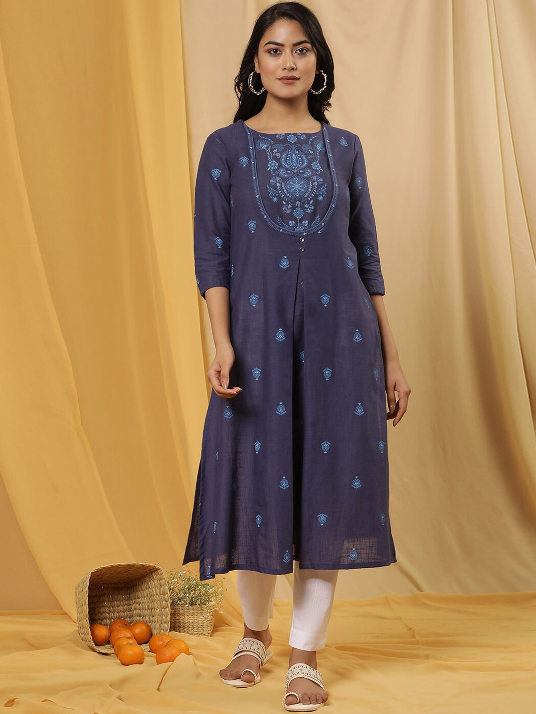 

W Blue Floral Printed Straight Pure Cotton Kurta with Trousers