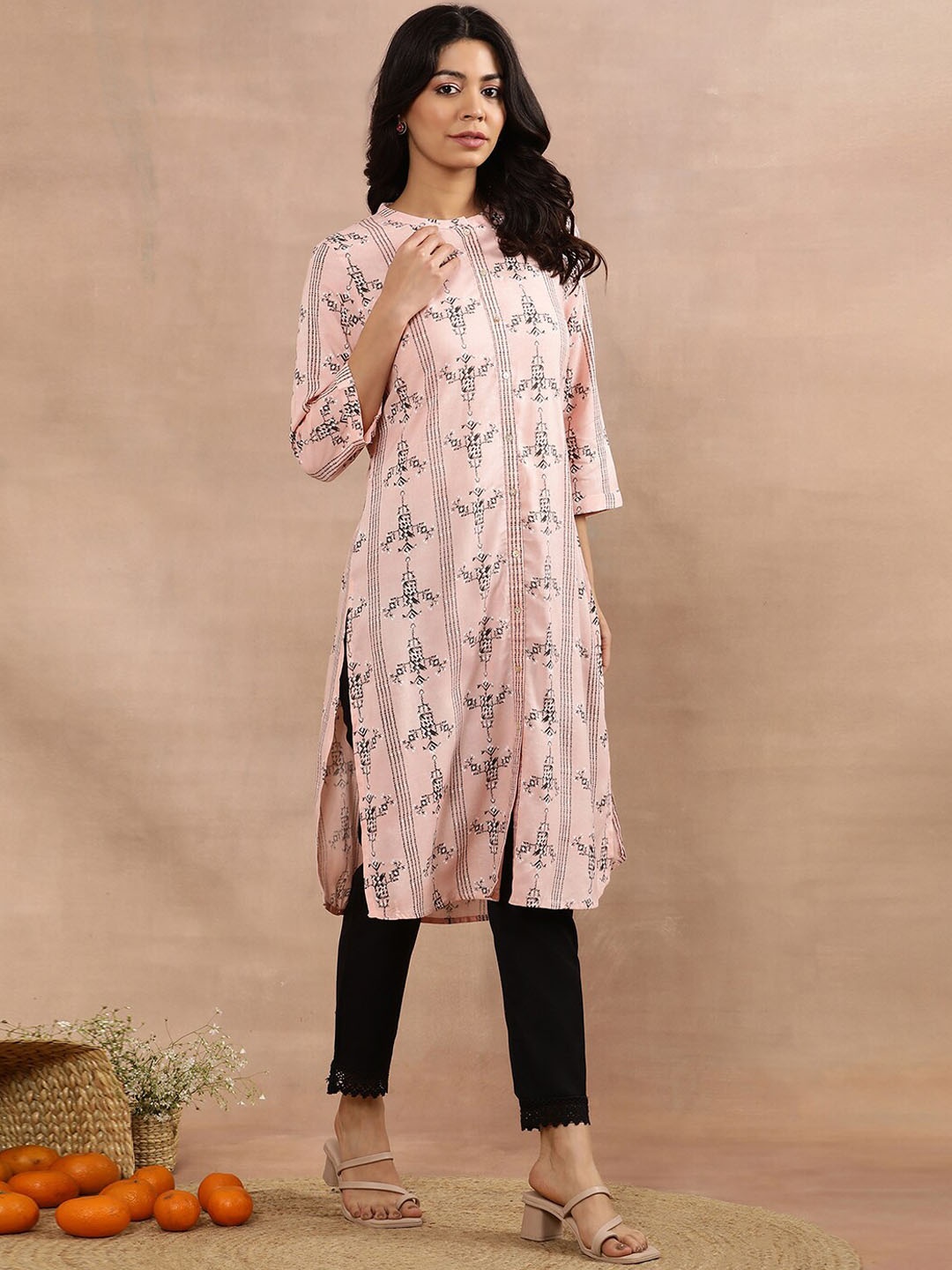 

W Floral Printed Mandarin Collar Kurta with Trousers, Pink