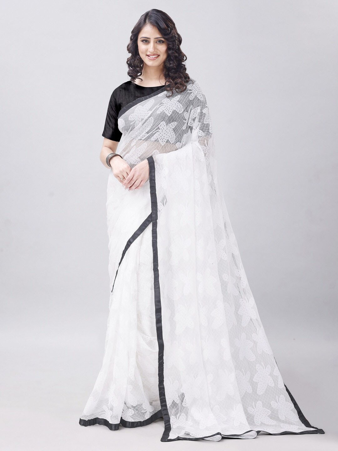 

vanraj creation Woven Design Net Saree, White