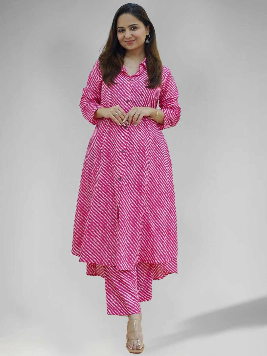 

TOOCHKI Leheriya Printed Shirt Collar A-Line Kurta with Palazzos, Pink