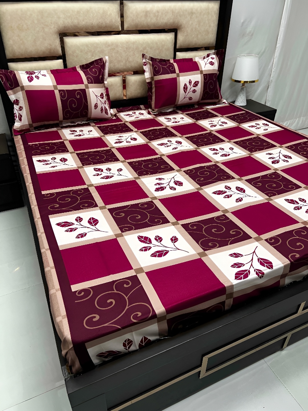 

Pure Decor Maroon & White Floral Cotton 350 TC King Bedsheet with 2 Pillow Covers