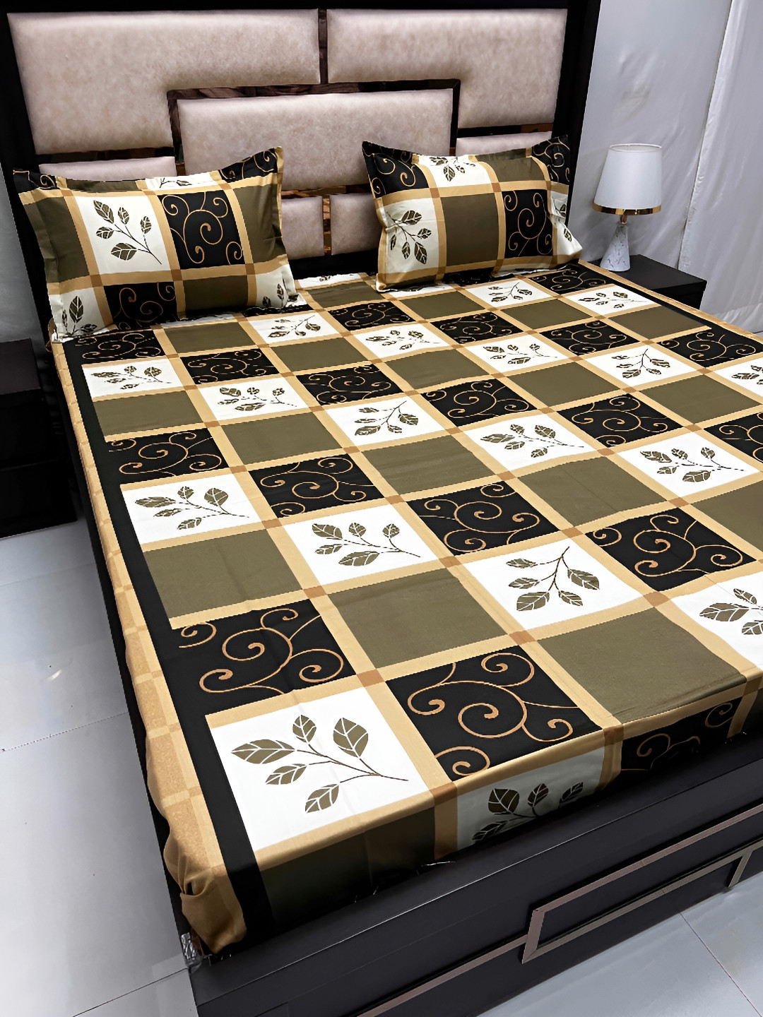 

Pure Decor Green & White Floral Cotton 350 TC King Bedsheet with 2 Pillow Covers