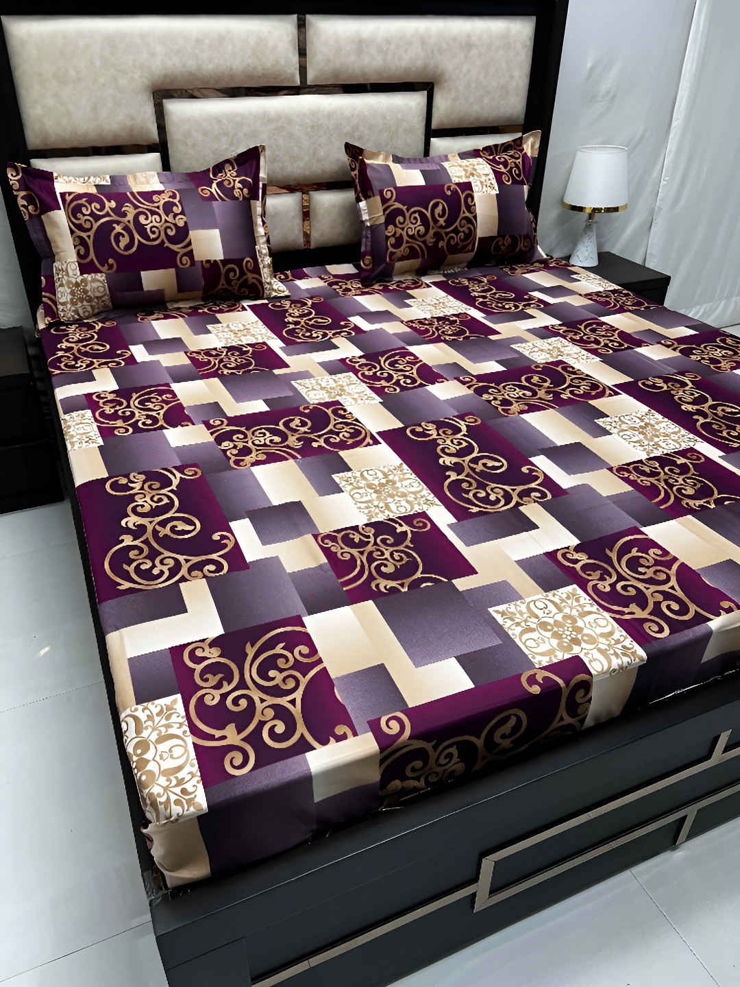 

Pure Decor Maroon & White Ethnic Motifs Cotton 350 TC King Bedsheet with 2 Pillow Covers