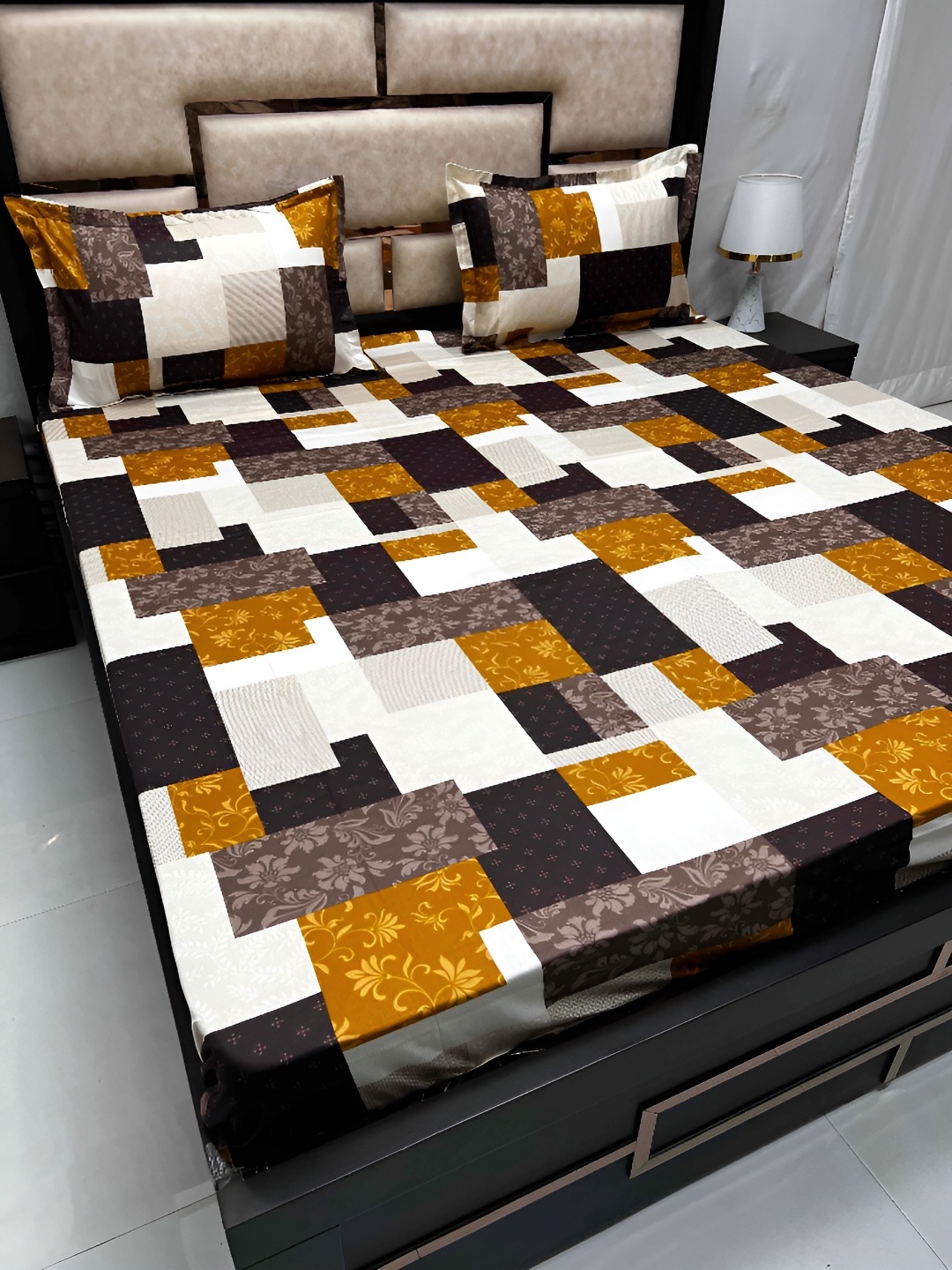 

Pure Decor Brown & White Floral 350 TC King Bedsheet with 2 Pillow Covers