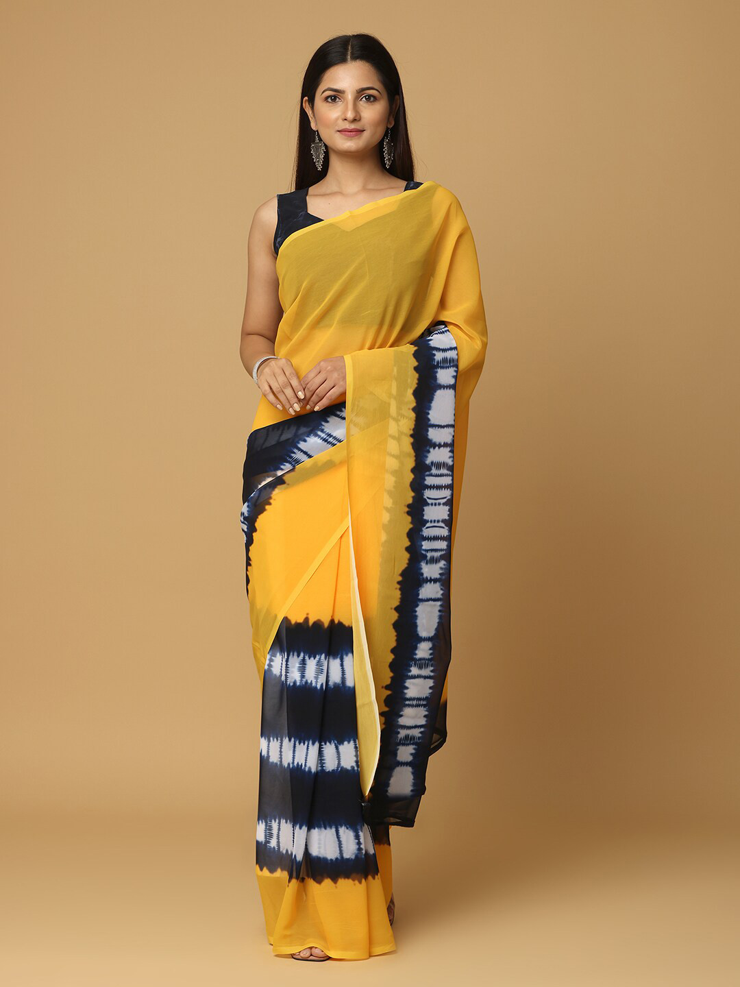 

PATLIPALLU Tie And Dye Printed Dabu Saree, Yellow
