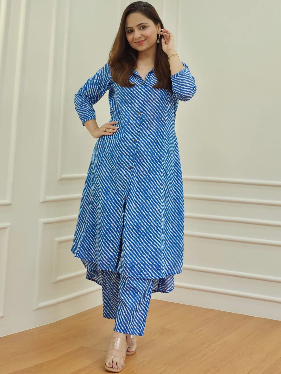 

KERI PERRY Leheriya Printed A-Line Kurta With Palazzos, Blue