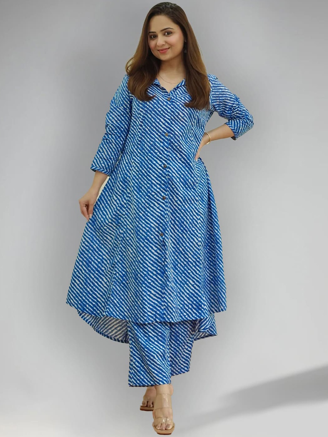 

TOOCHKI Leheriya Collar Neck Ethnic Tunic with Palazzos, Blue