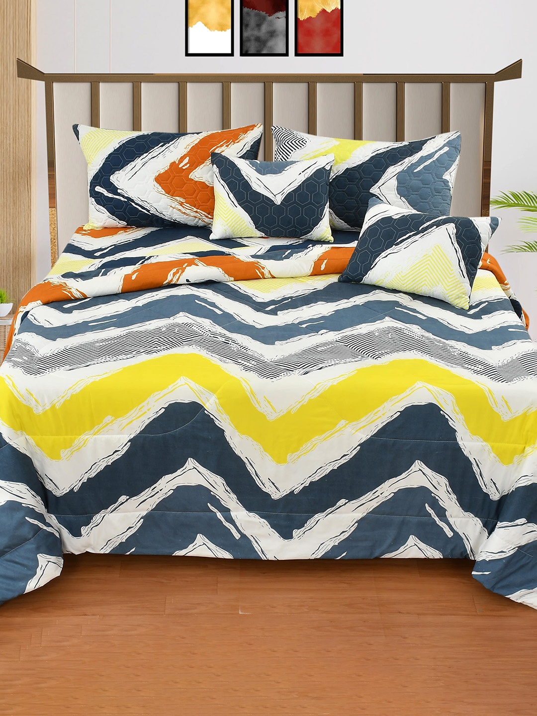 

Nivasam White Chevron Printed 6 Pieces Cotton Double King Superfine Bedding Set