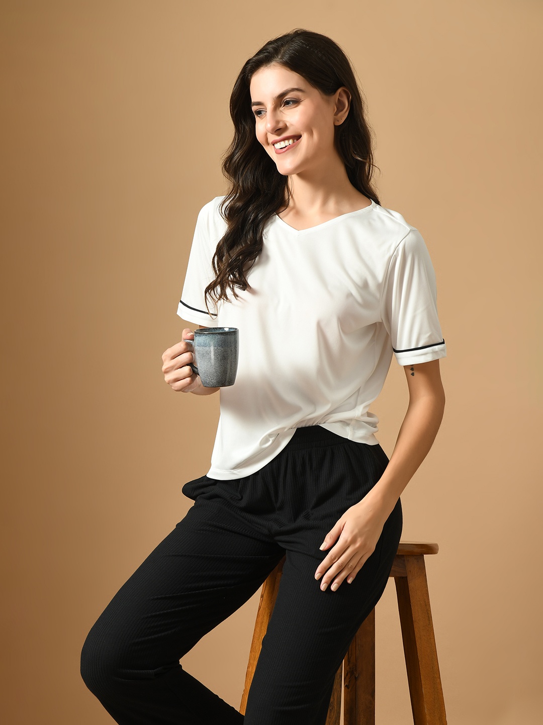 

PANDORNA V-Neck T-shirt With Pyjamas Night Suit, Black
