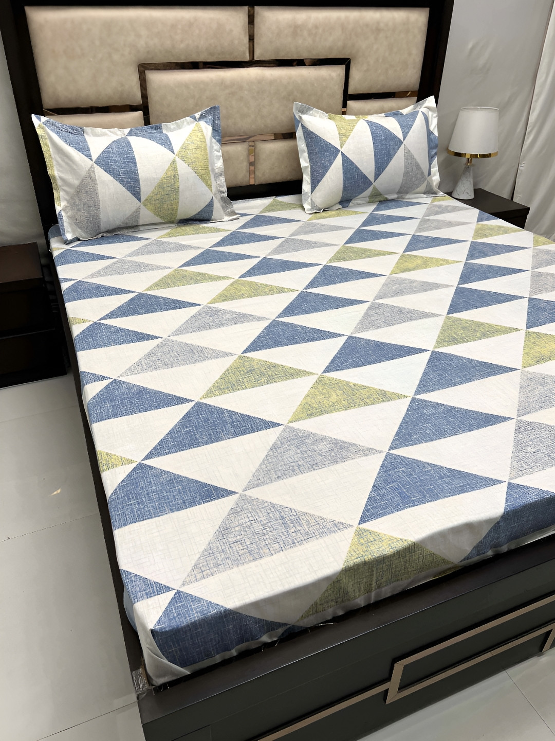 

Pure Decor Blue & Grey Geometric Queen Bedsheet with 2 Pillow Covers