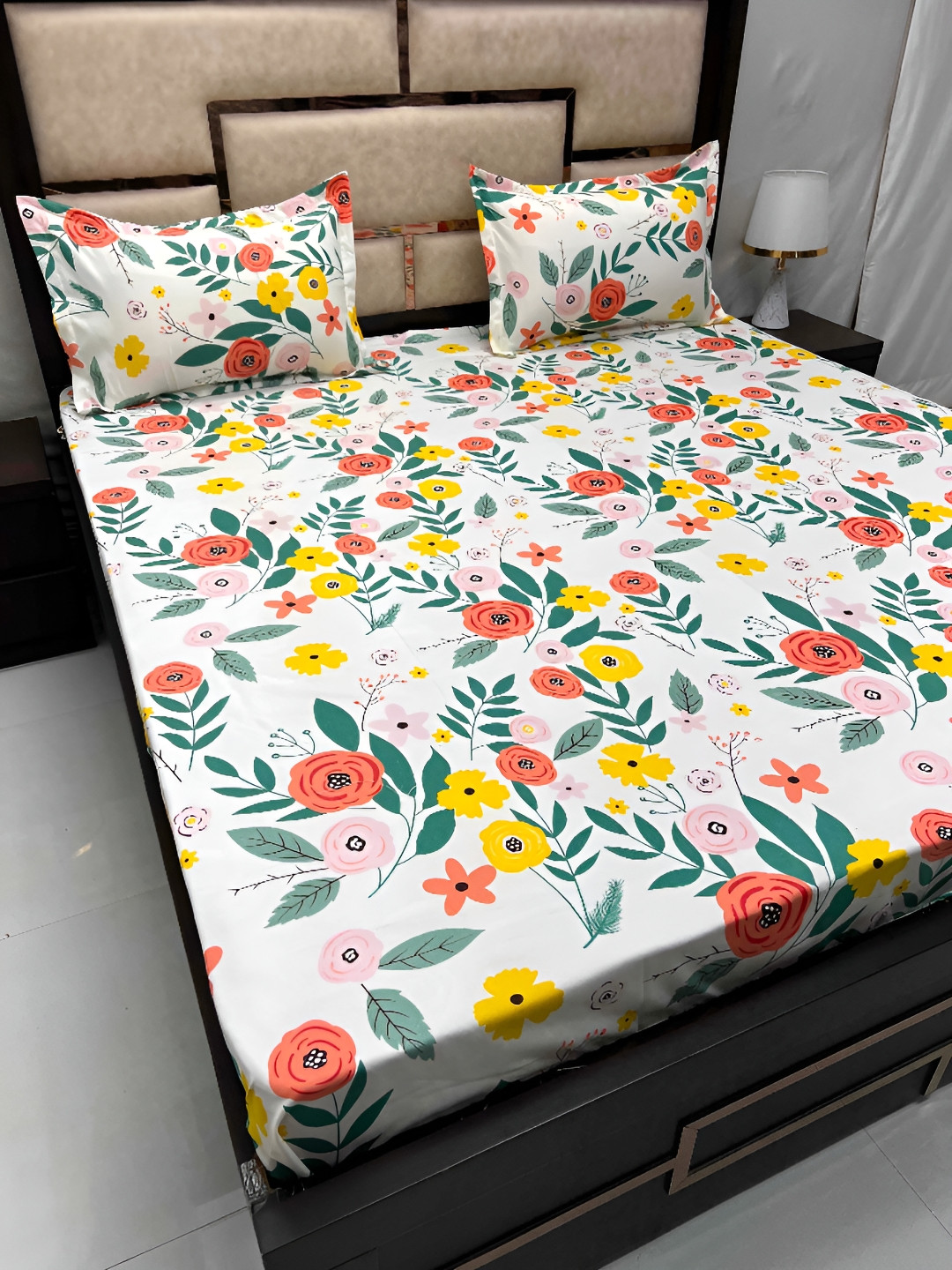 

Pure Decor White & Green Floral 230TC Queen Bedsheet with 2 Pillow Covers